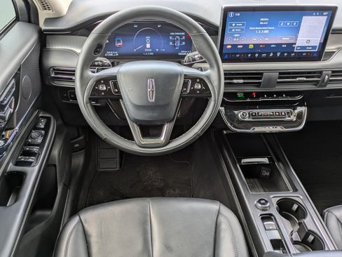 Used 2024 Lincoln Corsair FWD w/ Equipment Group 101A image 12