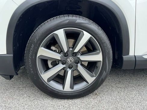 Used 2024 Honda Pilot Touring image 8