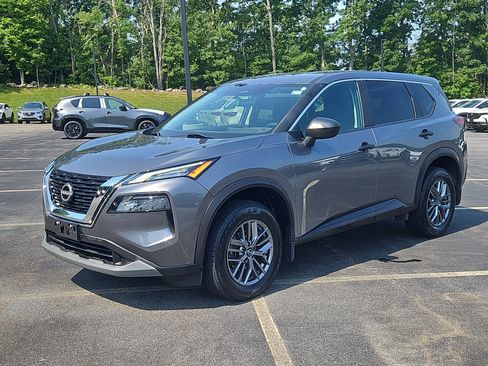 Used 2023 Nissan Rogue S AWD/4WD image 3