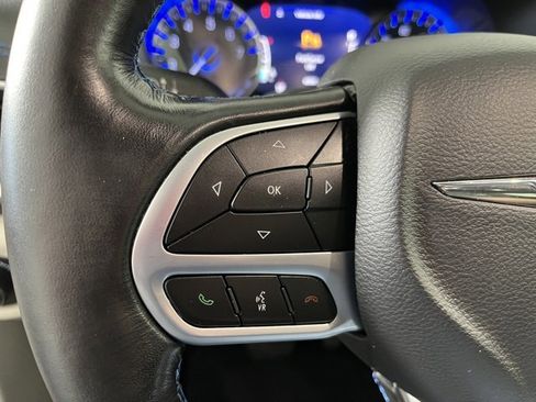 Used 2021 Chrysler Pacifica Touring-L image 20