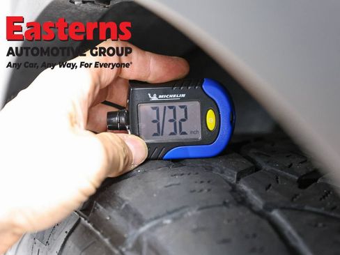 Used 2023 Nissan Pathfinder SV AWD/4WD image 31