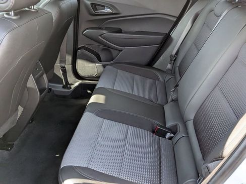 Used 2025 Chevrolet Trax LT w/ LT Convenience Package FWD image 26