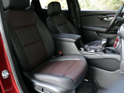 Used 2025 Chevrolet Blazer RS FWD image 32