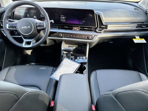 Used 2025 Kia Sportage EX w/ Premium Package FWD image 9