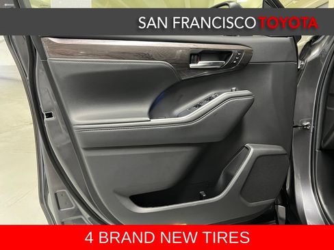 Used 2022 Toyota Highlander Platinum AWD/4WD image 39