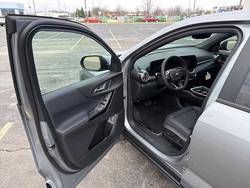 New 2026 Chevrolet Equinox LT image 9