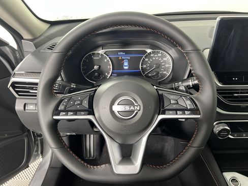 New 2025 Nissan Altima 2.5 SR w/ SR Premium Package image 16