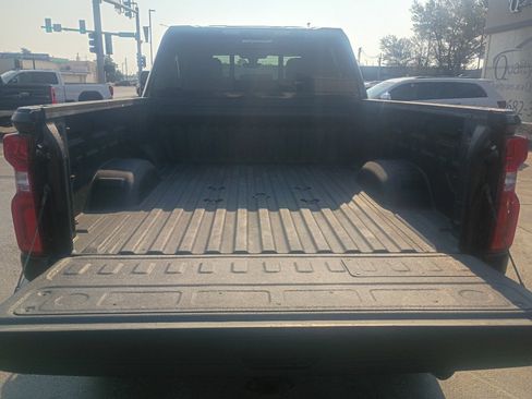 Used 2021 Chevrolet Silverado 2500 High Country w/ Technology Package AWD/4WD image 16