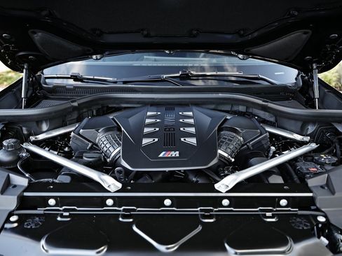 New 2026 BMW X5 M60i w/ Executive Package image 31