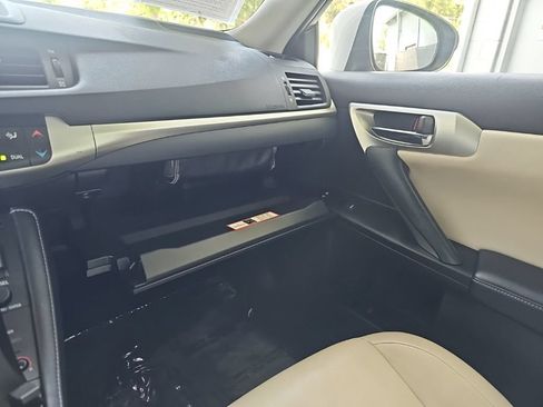 Used 2012 Lexus CT 200h Premium FWD image 25