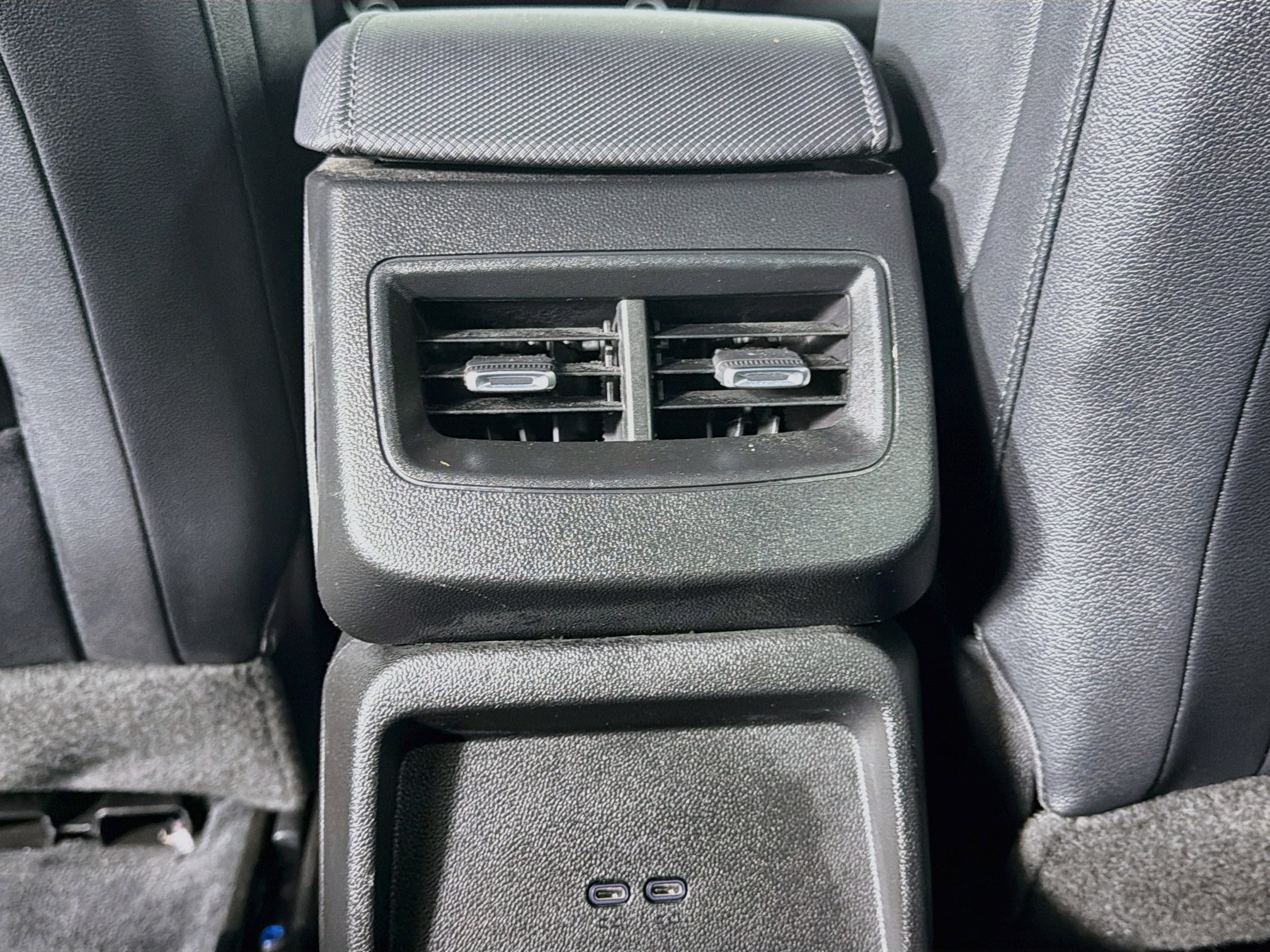Used 2024 Chevrolet Equinox EV RS FWD image 27