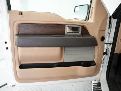 Used 2014 Ford F150 Lariat w/ Lariat Chrome Package image 41