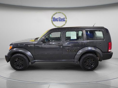 Used 2011 Dodge Nitro SE image 2