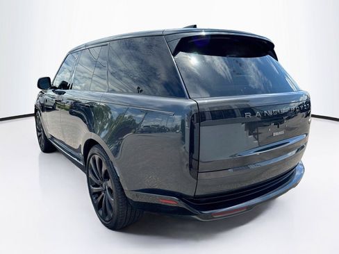 Used 2023 Land Rover Range Rover SE AWD/4WD image 3
