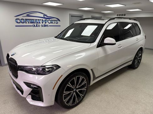 Used 2021 BMW X7 xDrive40i w/ M Sport Package AWD/4WD image 2