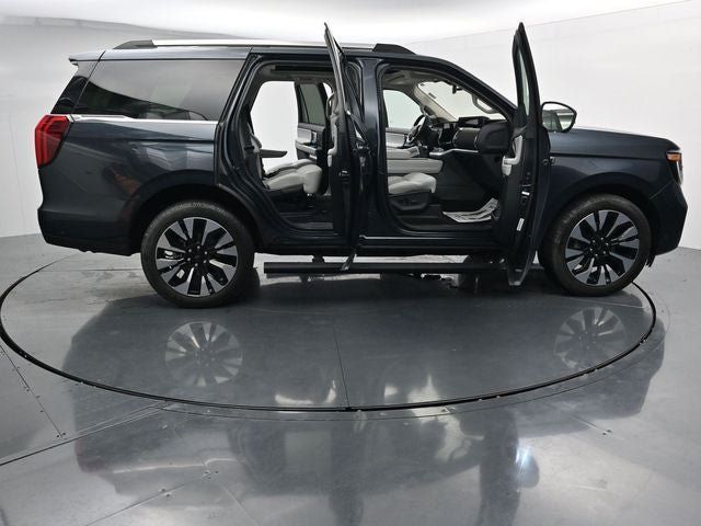 Used 2025 Ford Expedition Platinum w/ Driver's Package AWD/4WD image 40