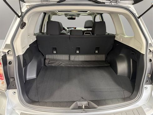 Used 2017 Subaru Forester 2.5i Premium image 35