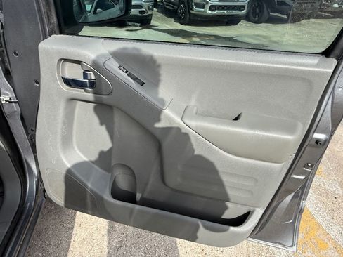 Used 2019 Nissan Frontier SV RWD image 16