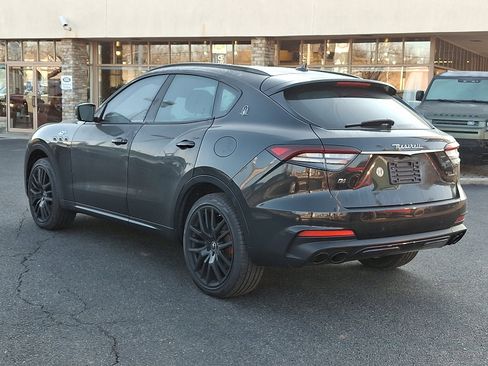 Used 2021 Maserati Levante Base image 4