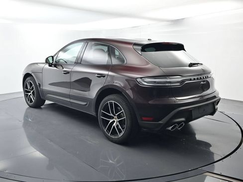 Certified 2025 Porsche Macan AWD/4WD image 3