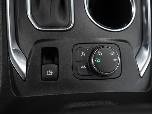 Used 2023 Chevrolet Traverse LT AWD/4WD image 25