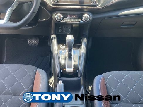 Used 2018 Nissan Kicks SR FWD image 17