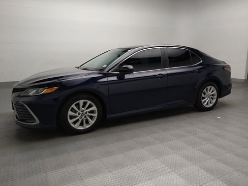 Used 2021 Toyota Camry LE w/ Carpet Mat Package (TMS) image 2