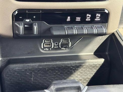 Used 2020 RAM 1500 Laramie AWD/4WD image 22