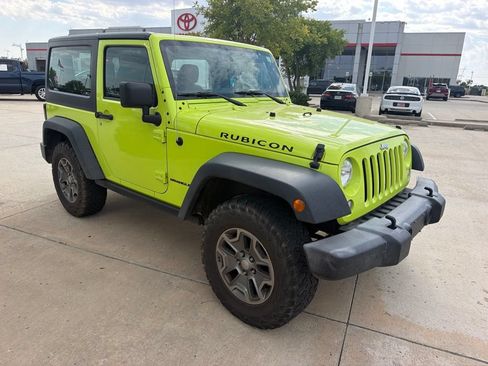 Used 2016 Jeep Wrangler Rubicon w/ Power Convenience Group AWD/4WD image 5