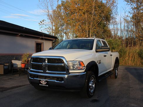 Used 2013 RAM 2500 Tradesman w/ Chrome Appearance Group image 12