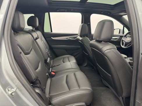 Used 2025 Cadillac XT6 Luxury w/ LPO, Floor Liner Package image 38