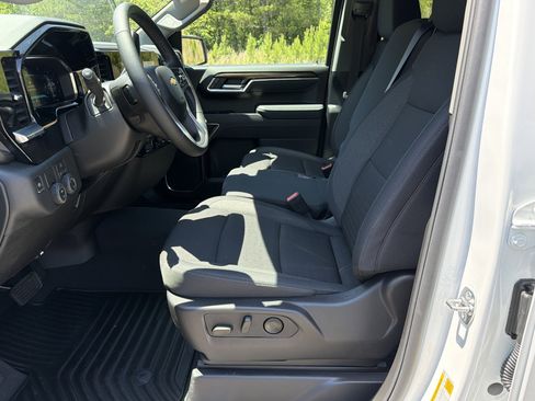 Used 2026 Chevrolet Silverado 1500 LT RWD image 9