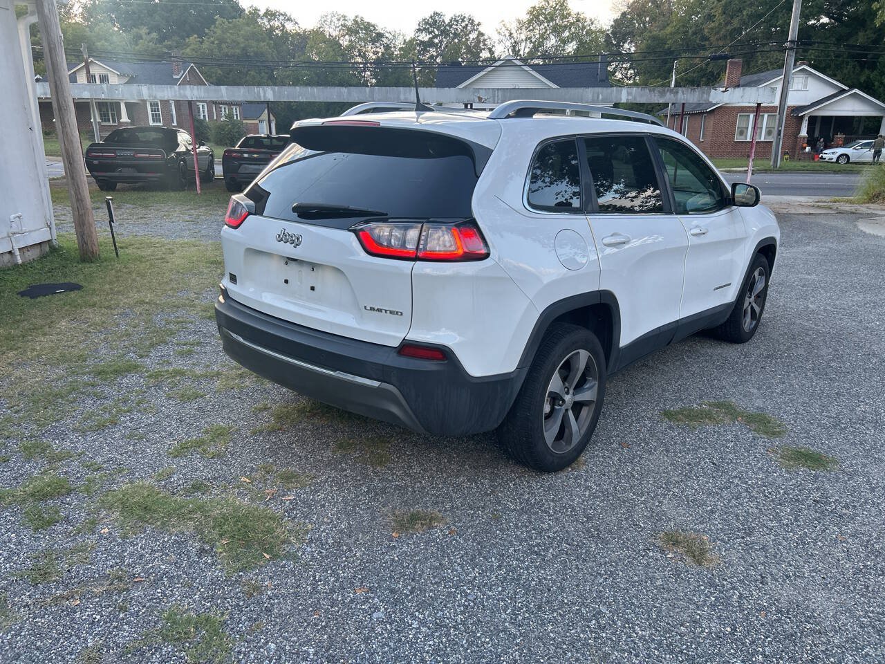 Used 2019 Jeep Cherokee Limited FWD image 6