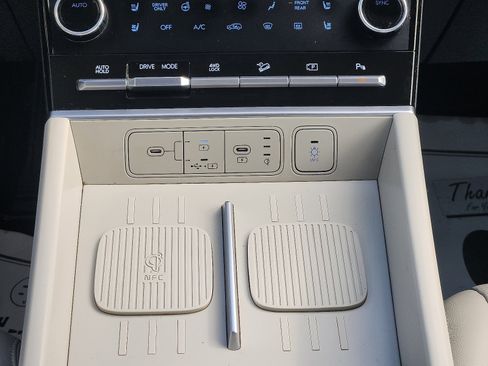 Used 2024 Hyundai Santa Fe Limited image 19