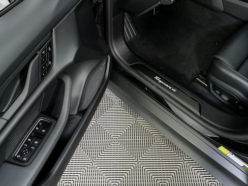 New 2026 Porsche Taycan image 8