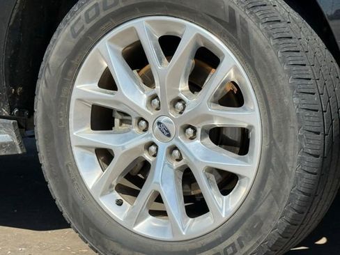 Used 2020 Ford Expedition XLT w/ Equipment Group 202A AWD/4WD image 10