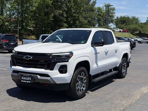 Used 2024 Chevrolet Colorado Z71 w/ Z71 Convenience Package 2 AWD/4WD image 23