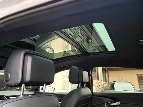 Used 2023 Audi e-tron Premium w/ Convenience Plus Package image 25