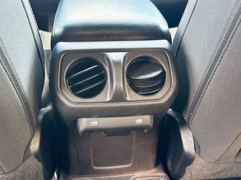 Used 2021 Jeep Wrangler Unlimited Sport image 26