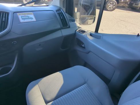 Used 2018 Ford Transit 350 XLT image 15