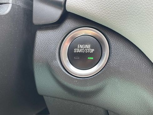 Used 2022 Chevrolet Equinox LS FWD image 21