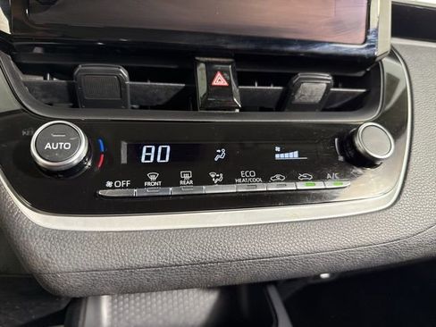 Used 2024 Toyota Corolla LE image 23