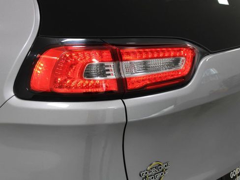 Used 2018 Jeep Cherokee Latitude image 50