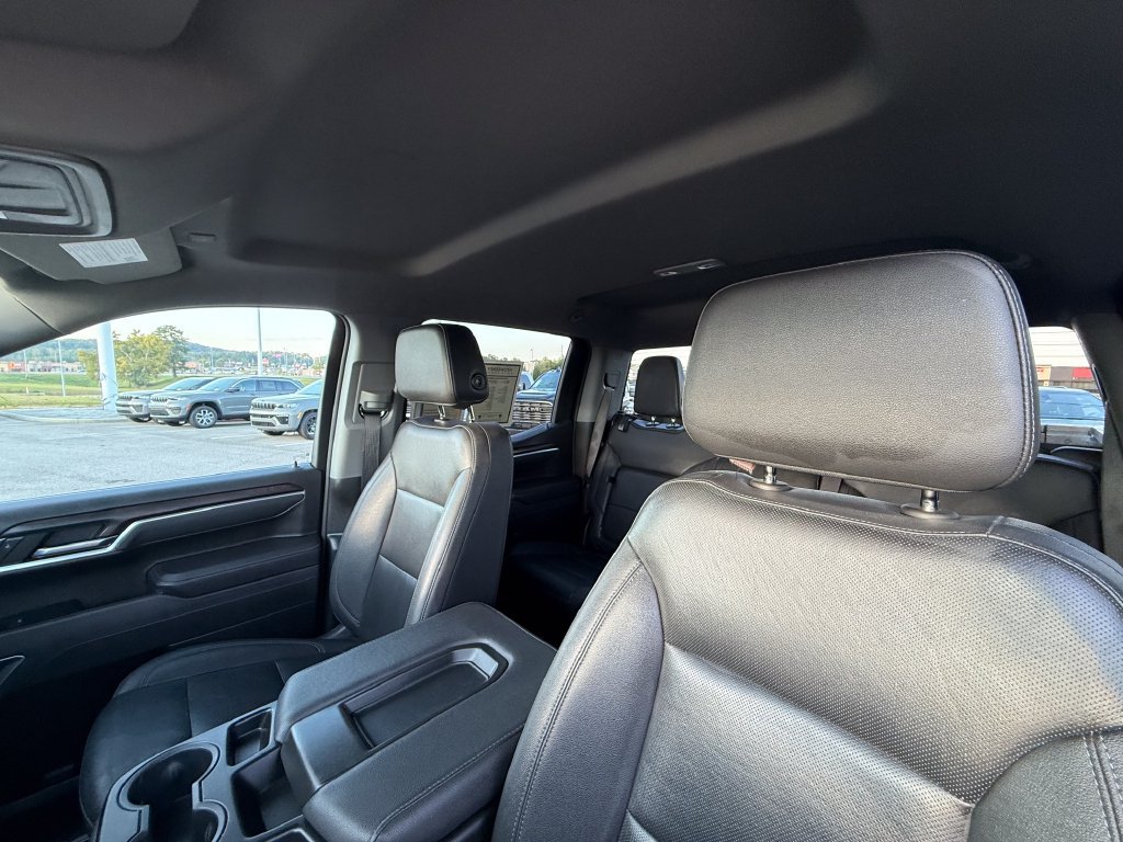 Used 2025 GMC Sierra 1500 SLT AWD/4WD image 21