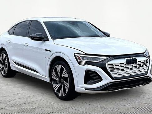 Used 2024 Audi Q8 e-tron Prestige AWD/4WD image 11