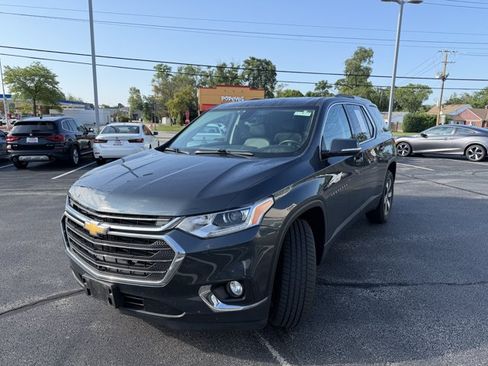 Used 2018 Chevrolet Traverse LT FWD image 2
