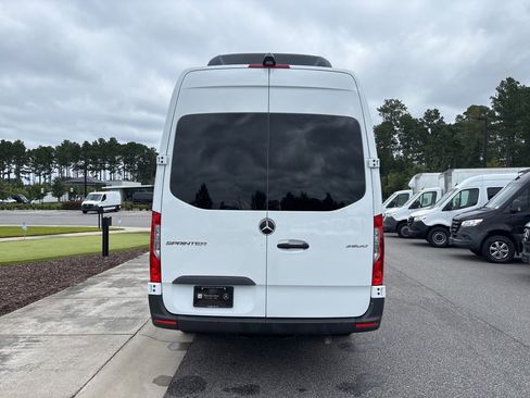 Used 2025 Mercedes-Benz Sprinter 2500 image 5