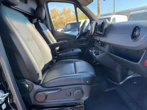 Used 2019 Mercedes-Benz Sprinter 170 w/ Exterior Lighting Package image 25