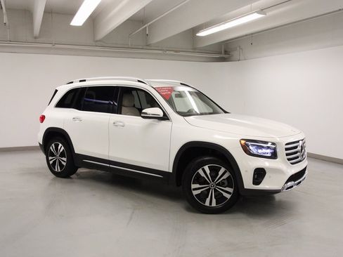 Certified 2025 Mercedes-Benz GLB 250 4MATIC image 4