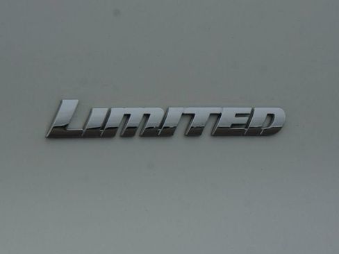 Used 2016 Toyota 4Runner Limited AWD/4WD image 19